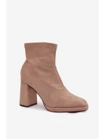 Dámské kotníkové boty z eko semiše na podpatku béžové Karvella Dámské kotníkové boty z eko semiše na podpatku béžové Karvella