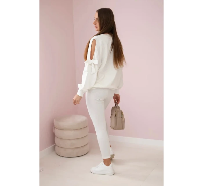Sada mikiny s mašlí na rukávech a model 19747410 ecru - K-Fashion