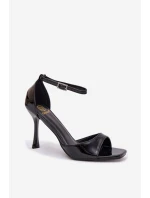 Lakované sandály na jehlovém podpatku Revella – černé Lakované sandály na jehlovém podpatku Revella – černé