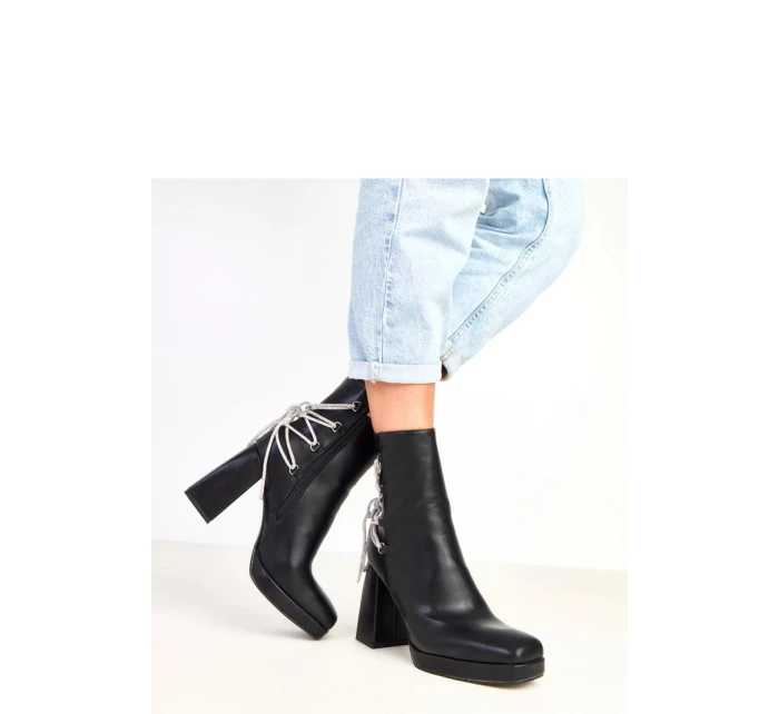 Boty na podpatku  model 217912 Solea