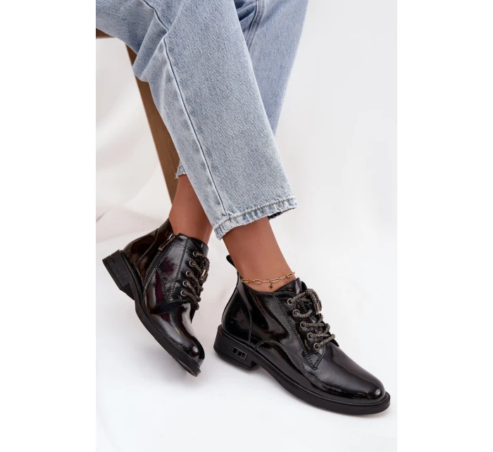 Kožené lakované dámské kotníčkové boty s ozdobným šněrováním D&A MR52-124 Černé