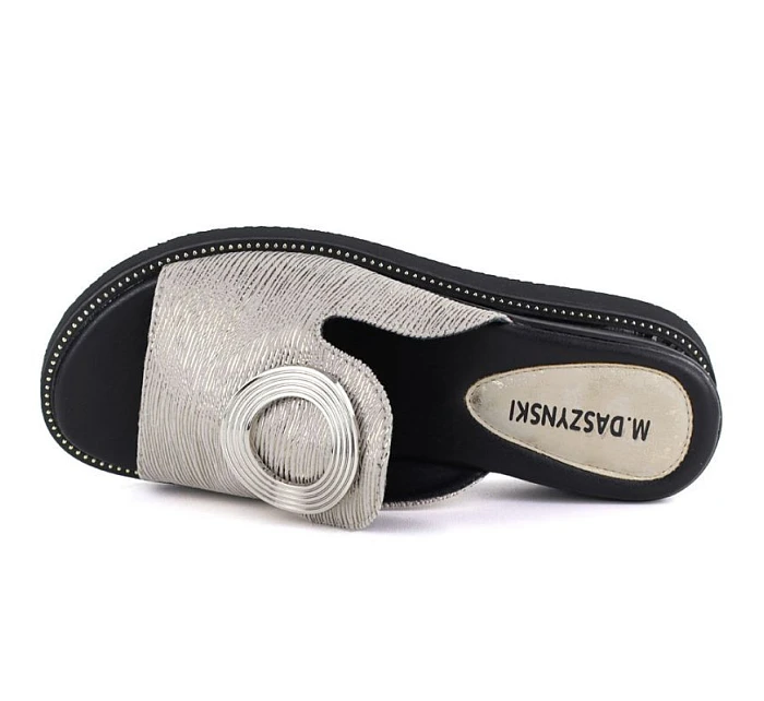 Dámské žabky na nízkém podpatku ve stříbrné barvě M.Daszynski MR2267-7