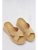 Dámské pantofle na platformě z žluté model 21919321 - Boto