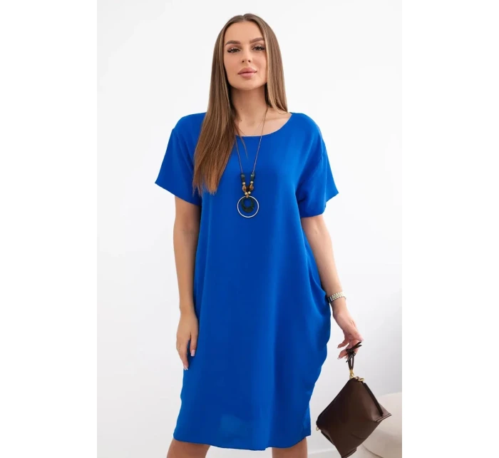 Šaty s kapsami a přívěskem chrpově modrá Šaty s kapsami a přívěskem chrpově modrá