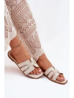 Zdobené pantofle na plochém podpatku béžové model 21699494 - Boto Zdobené pantofle na plochém podpatku béžové model 21699494 - Boto