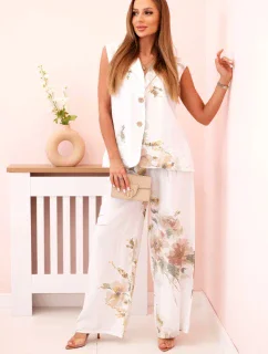 Dámská souprava z model 21193184 vesta a kalhoty květinové bílý - K-Fashion