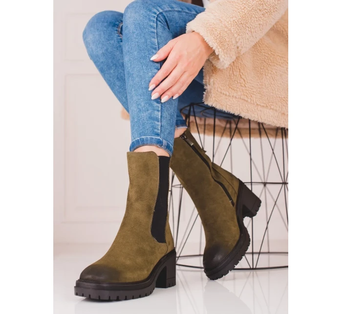 Zajímavé dámské kotníčkové boty hnědé na širokém podpatku Zajímavé dámské kotníčkové boty hnědé na širokém podpatku