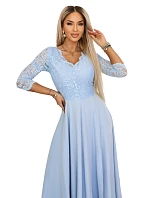 model 22040386 AMBER elegantní dlouhé krajkové šaty s výstřihem modré - numoco
