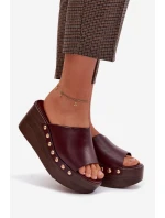 Dámské nazouváky na platformě a na podpatku s zlatými přezkami Bordó Farinelle Dámské nazouváky na platformě a na podpatku s zlatými přezkami Bordó Farinelle