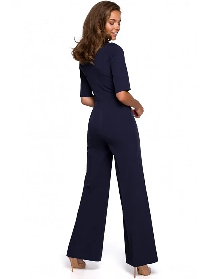 model 18003043 Elegantní overal se zavazováním za krkem tmavě modrý - STYLOVE model 18003043 Elegantní overal se zavazováním za krkem tmavě modrý - STYLOVE