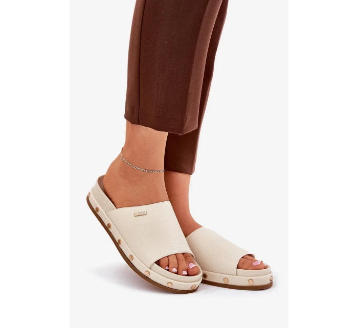 Dámské pantofle na platformě s cvočky Big Star – béžové Dámské pantofle na platformě s cvočky Big Star – béžové