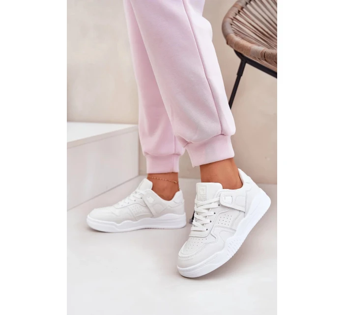 Dámské sportovní tenisky z eko kůže – bílé