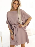 287-37 SOFIA Motýlí šaty se zavazováním v pase - MOCHA MOUSSE