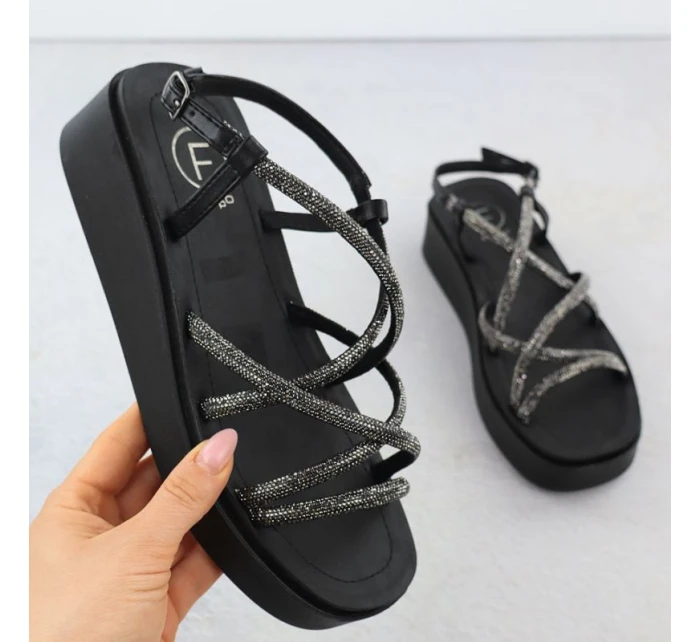 Dámské sandály na se zirkony černé model 21905027 - FILIPPO Dámské sandály na se zirkony černé model 21905027 - FILIPPO