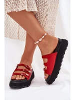Dámské Klapky Na Platformě S Pásky Červené model 21698711 - Boto