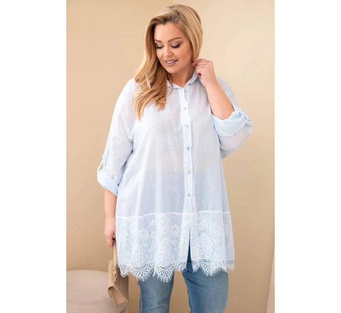 Dámská košile Plus Size bavlněná s krajkovým lemem modrá Dámská košile Plus Size bavlněná s krajkovým lemem modrá