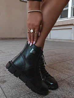 Dámské kožené zimní boty na zip černé Savelia