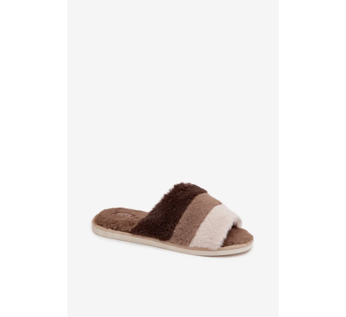 Kožešinové dámské pantofle s pruhy hnědé model 21744825 - Boto Kožešinové dámské pantofle s pruhy hnědé model 21744825 - Boto