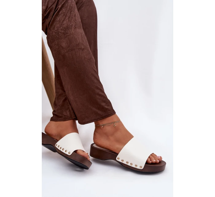 Dámské nazouváky s přezkami bílé Terissa Dámské nazouváky s přezkami bílé Terissa