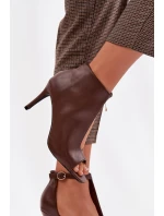 Dámské sandály na podpatku čokoládové model 22037742 - Boto