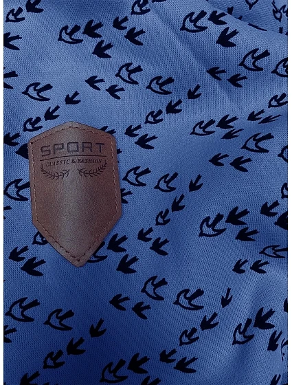 Světle modrá sportovní mikina s kapucí a se vzorem model 21310466 - 6&8 Fashion Světle modrá sportovní mikina s kapucí a se vzorem model 21310466 - 6&8 Fashion