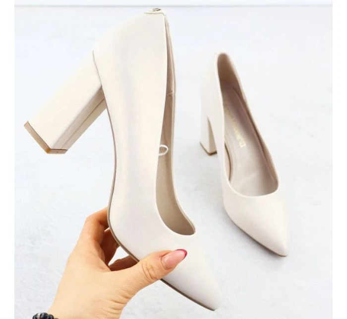 Béžové lodičky Sergio  s  podpatkem model 21906163 - LEONE