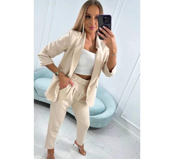 Elegantní souprava saka a kalhot tmavě béžové barvy Elegantní souprava saka a kalhot tmavě béžové barvy