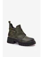 Nízké zateplené dámské boty na klínku s ozdobným páskem tmavě zelené model 21712781 - Boto