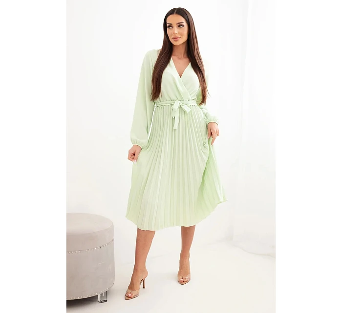 Šaty na zavazování s plisovaným spodkem jablečný Šaty na zavazování s plisovaným spodkem jablečný