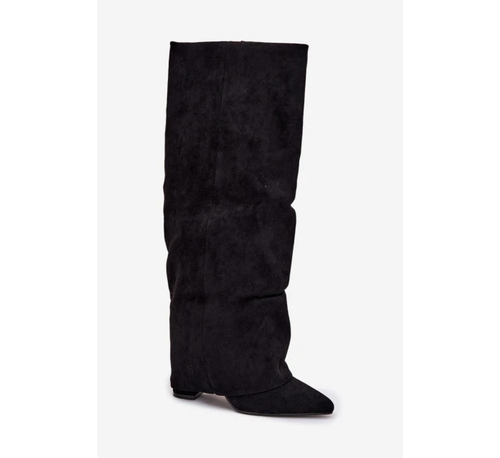 Zateplené dámské kozačky s  lemem na podpatku ekologické semišové černé model 21707825 - Boto