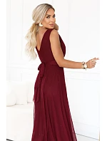dlouhé maxi šaty s tylem a kulatým výstřihem – vínová model 22278796 - numoco basic