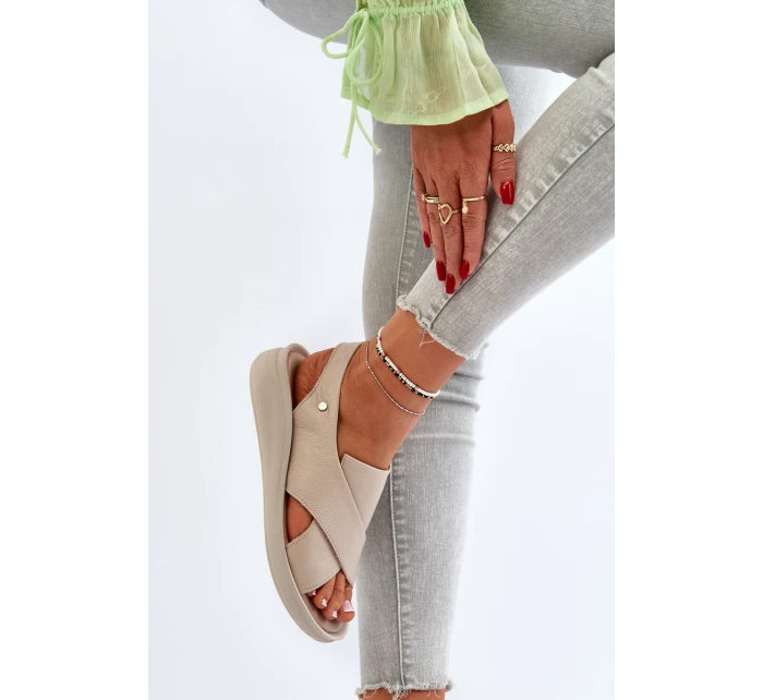 kožené sandály na klínu Černé model 21650272 - Zazoo