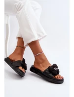 Dámské pantofle se zdobením na nízké platformě, černá cedrella Dámské pantofle se zdobením na nízké platformě, černá cedrella