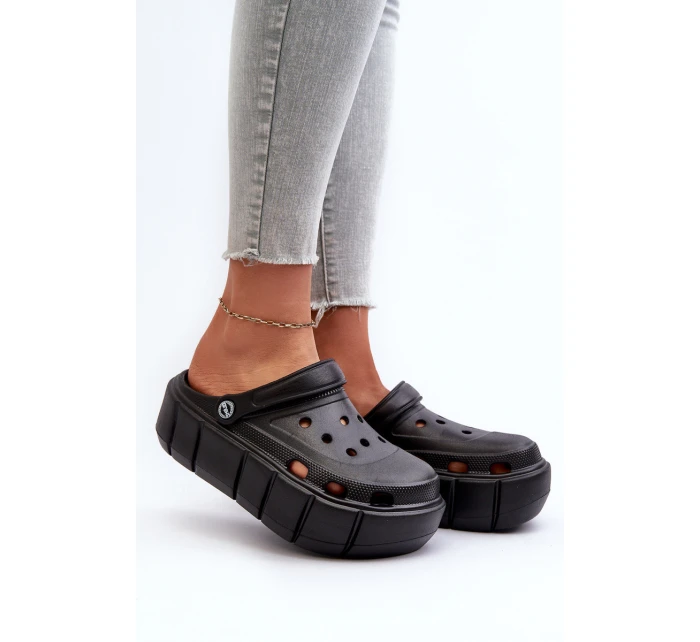 Dámské černé pěnové sandály model 21661037 - Boto Dámské černé pěnové sandály model 21661037 - Boto