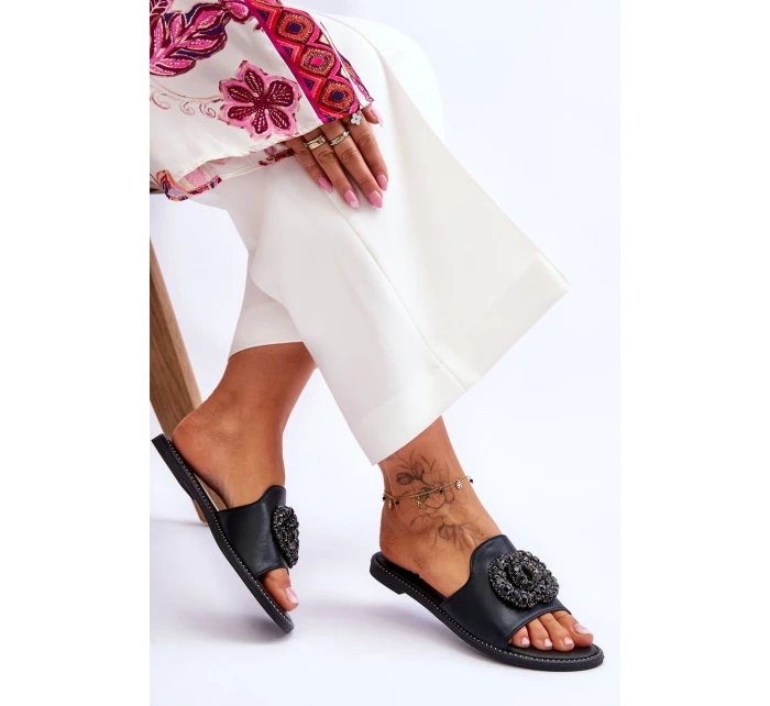 Dámské ploché pantofle s ozdobami model 21619155 Černá - S.Barski