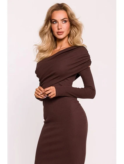 Asymetrické úpletové šaty model 21787045 hnědé - Moe