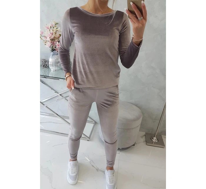 Velurová souprava s řasením na zadní straně šedá