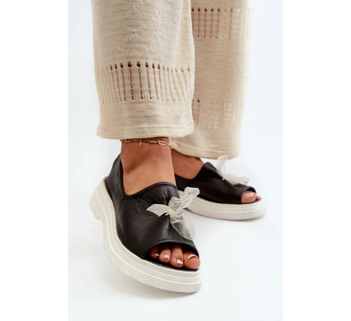 model 21665393 Dámské kožené sandály s mašlí Černé - Zazoo model 21665393 Dámské kožené sandály s mašlí Černé - Zazoo