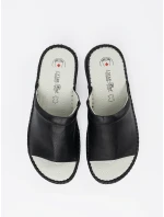 Moderní dámské nazouváky černé na plochém podpatku Moderní dámské nazouváky černé na plochém podpatku