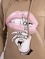 Šaty s delšími zády a barevným velbloudím potiskem