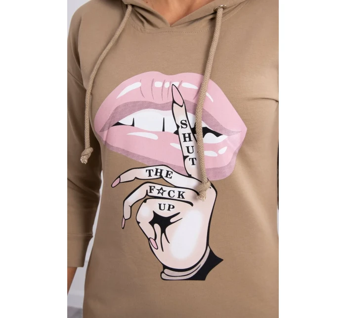 Šaty s delšími zády a barevným velbloudím potiskem