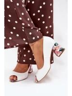 Kožené lodičky s ozdobným podpatkem Lewski Shoes model 21704096 bílé - Boto