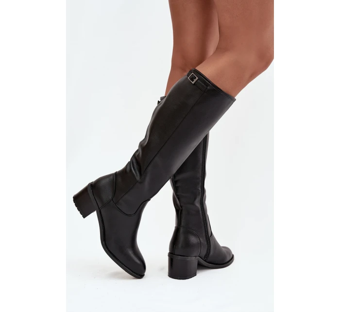 Dámské zimní kozačky s podpatkem a přezkou model 21712590 Černé - VINCEZA