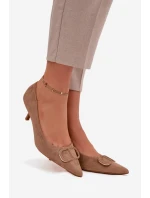 Dámské lodičky s ozdobným detailem tmavě béžové model 21752731 - Boto