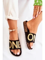 Klasické nazouvací pantofle s nápisem Černá a zlatá model 21585864 - EVENTO