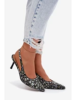 Zdobené dámské sandály na podpatku s květinovým vzorem Černé model 22103124 - Boto