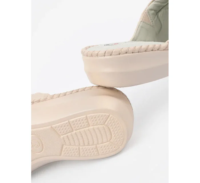 Originální Jasnobeżowy nazouváky dámské na plochém podpatku Originální Jasnobeżowy nazouváky dámské na plochém podpatku