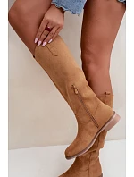 Dámské kozačky na nízkém podpatku camel model 22349395 - Boto