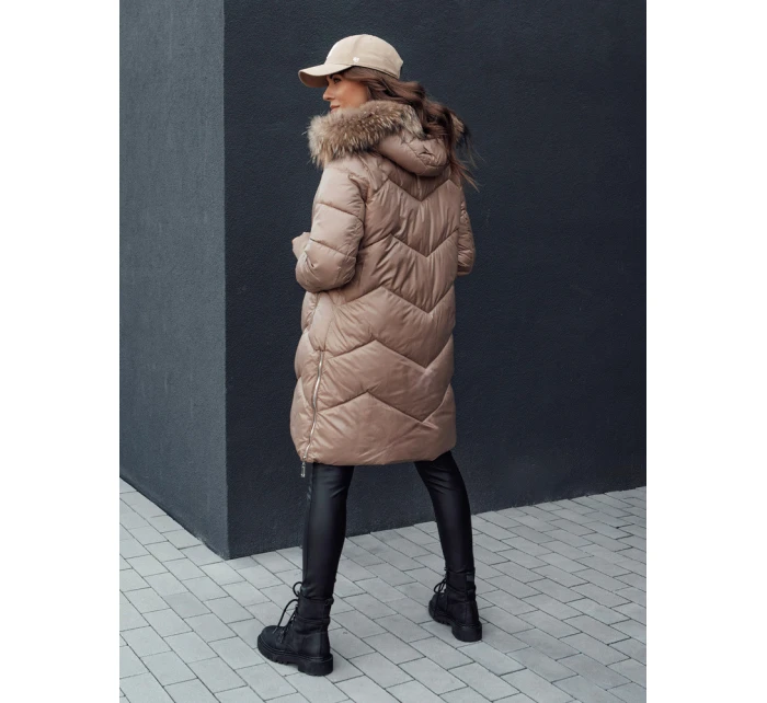 Dámská prošívaná zimní bunda z umělé kožešiny s kapucí camel model 21979752 - Dstreet