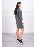 Šaty s potiskem Honey model 18744048 v grafitové barvě - K-Fashion Šaty s potiskem Honey model 18744048 v grafitové barvě - K-Fashion